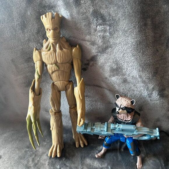 Marvel Other - 2016 Marvel Guardians Of The Galaxy Growing Groot Extendable and Rocket with gun